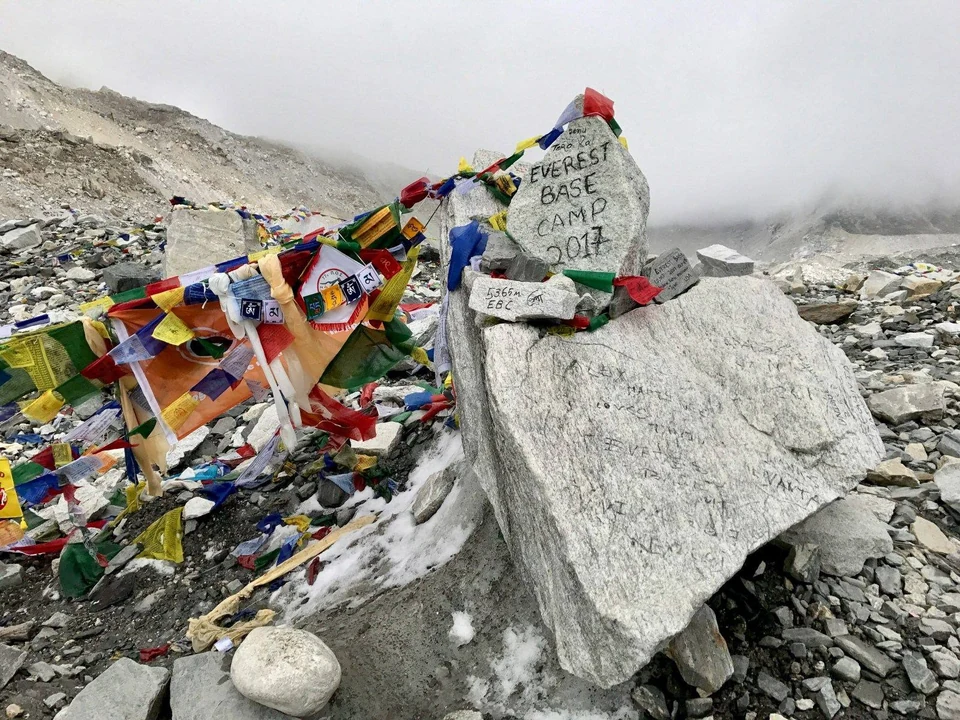 The Everest glacier receives 4,000 liters of urine per day from expedition tourism this spring