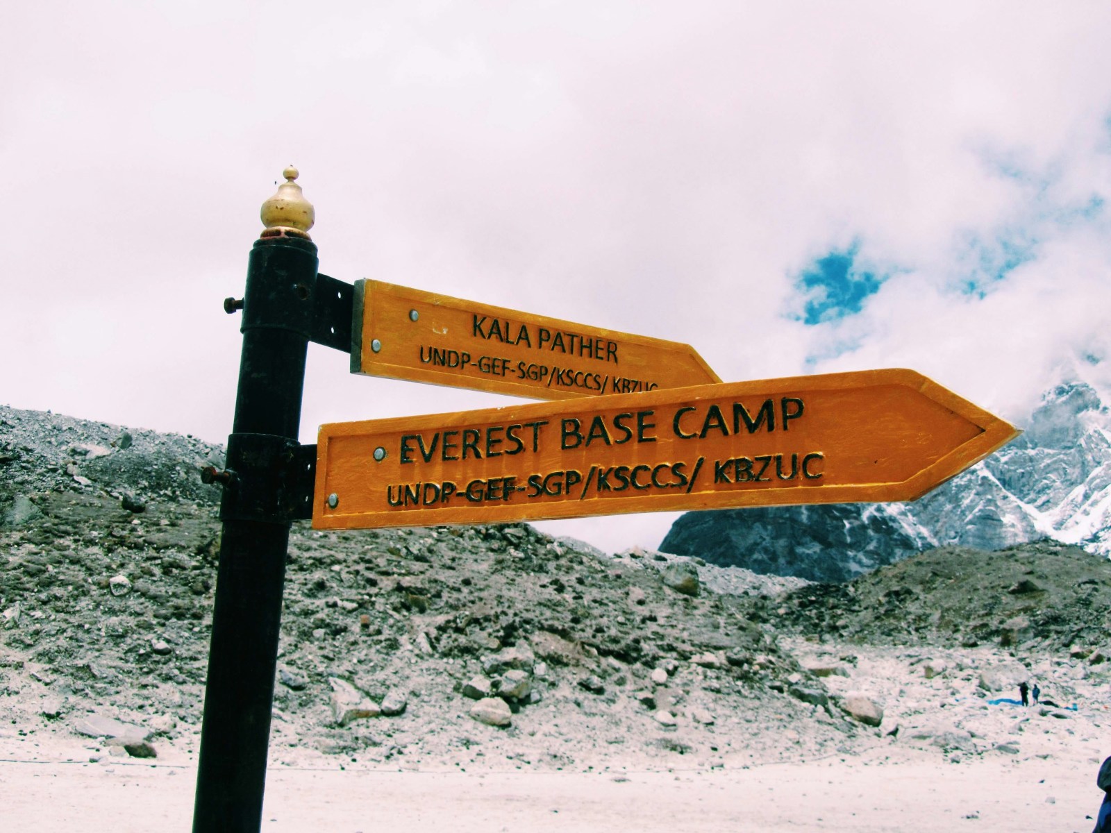 The good idea of climbing a 7,000-meter peak before Everest